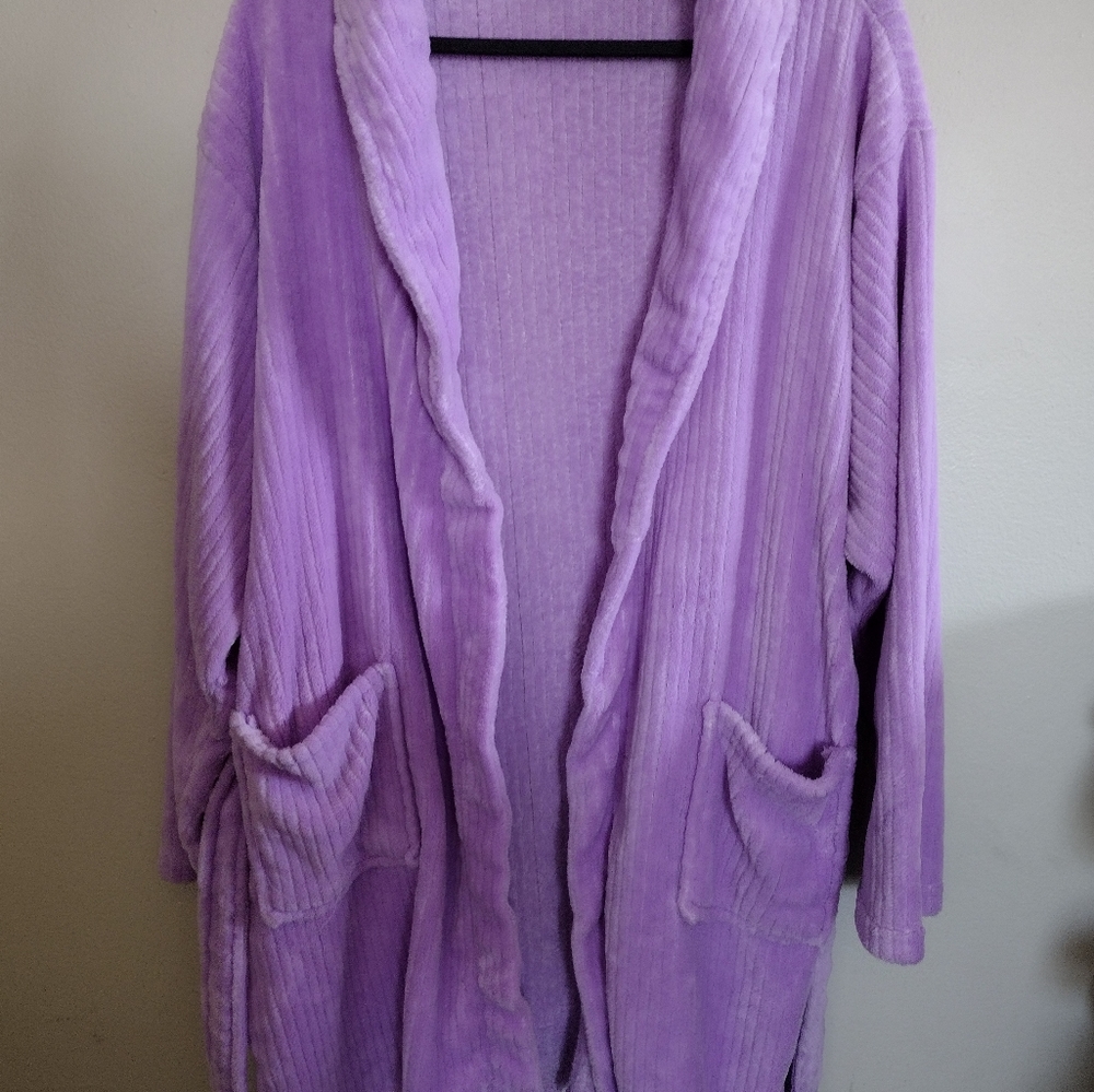 🪻💜 Mayfair purple robe size is one size fits most💜🪻